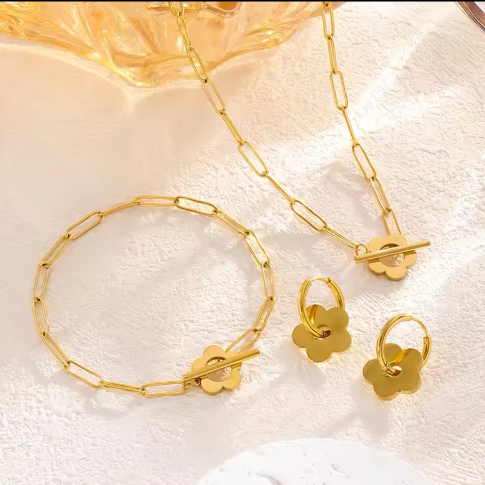 Geometry Plum Blossom OT Buckle Personalized Thick Chain Necklace Earrings Set